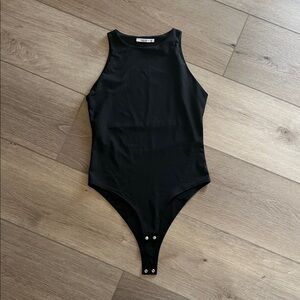 ReoRia Elegant Black Sleeveless Top